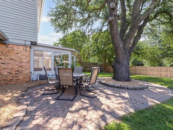 1013  Mockingbird Drive , Grapevine Texas 76051