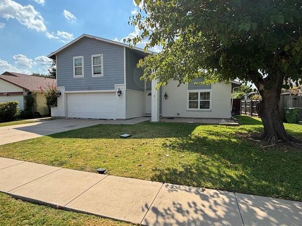 2113  Via Del Norte  , Carrollton Texas 75006