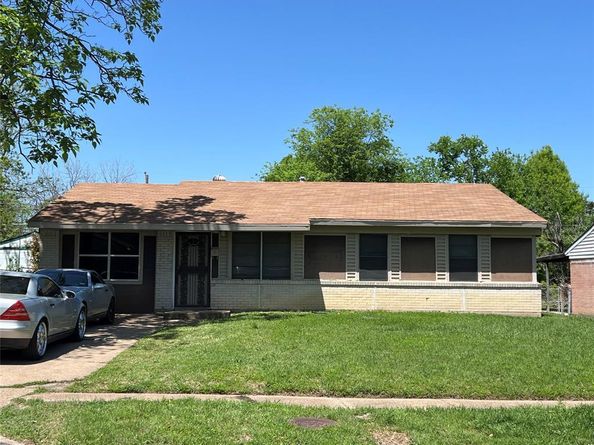 3815  Black Oak Drive , Dallas Texas 75241