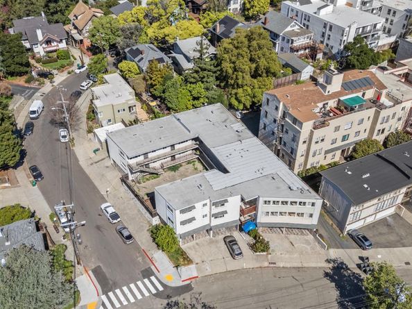 385 Fairmount Avenue, Oakland CA 94611