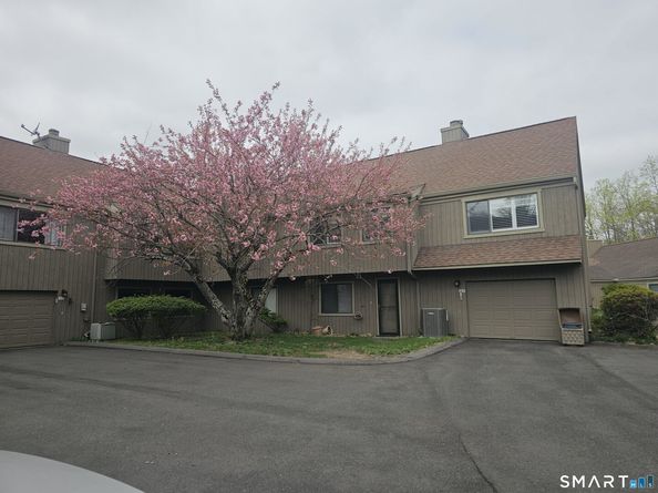 86 South Trail A, Stratford CT 06614