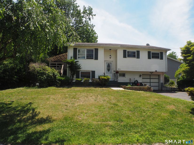 18 Country Club Road, Norwalk CT 06851