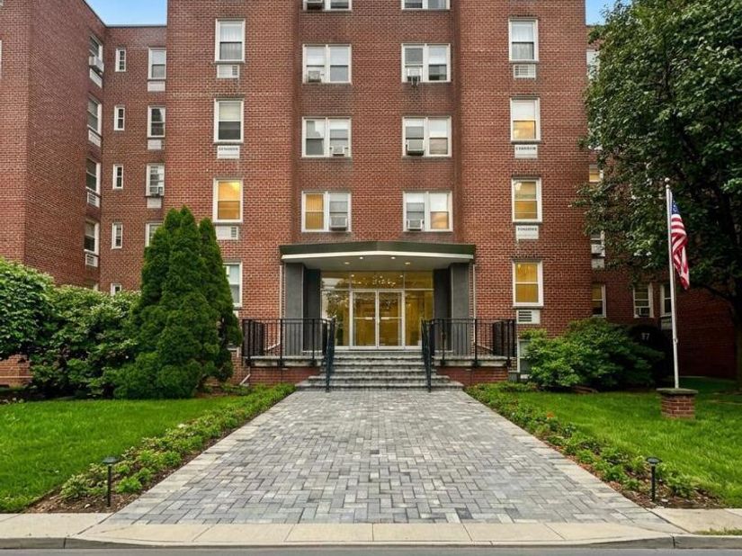 39 Glenbrook Road 1H, Stamford CT 06902