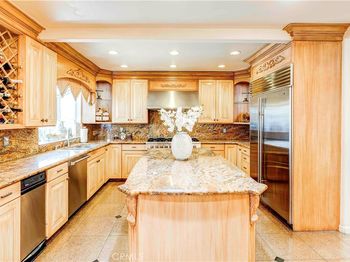 1610 N Hobart Boulevard