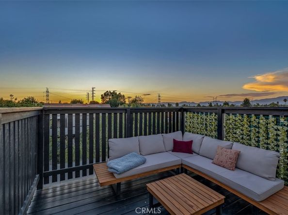 18645 Hatteras Street 230, Tarzana CA 91356