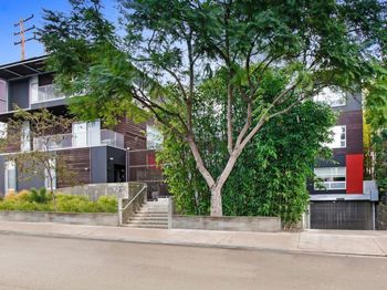 1050 N Gardner Street