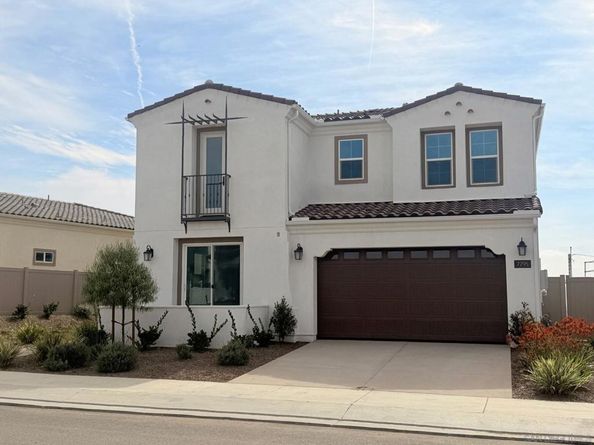 7795 La Mesa Summit Dr, La Mesa CA 91941