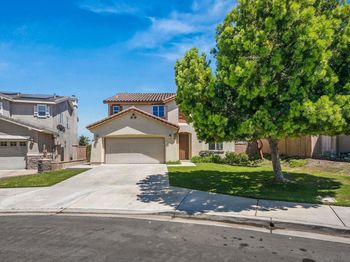 233 Petunia Ct