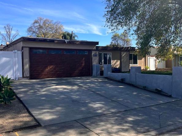 1104 Hoover St, Escondido CA 92027