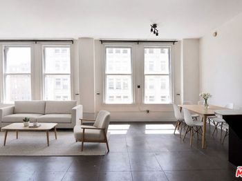 215 W 7th Street