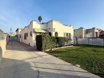 6544 S Victoria Avenue