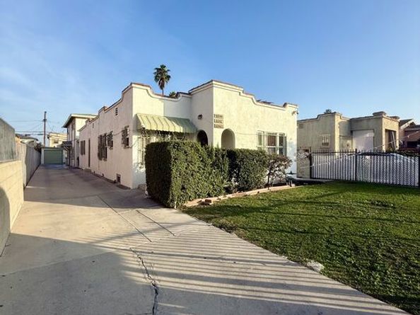 6544 S Victoria Avenue, Los Angeles CA 90043