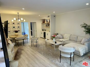 5139 Balboa Boulevard