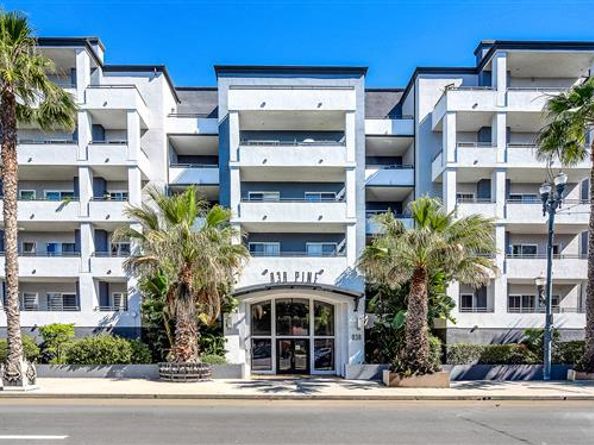 838 Pine Avenue 506, Long Beach CA 90813