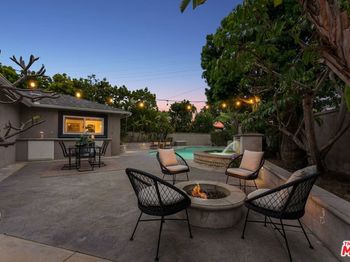 6304 W 79th Street