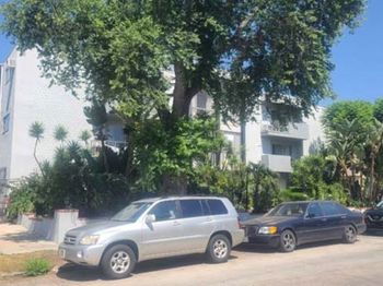 725 N Sweetzer Avenue