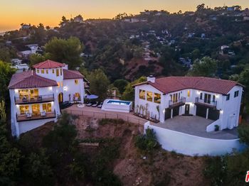 8300 Grand View Drive