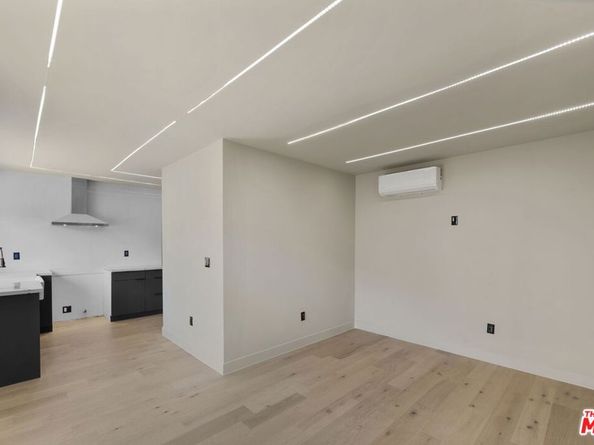 921 N Benton Way, Los Angeles CA 90026