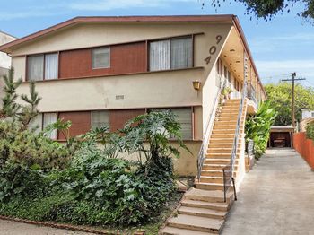 904 N Spaulding Avenue