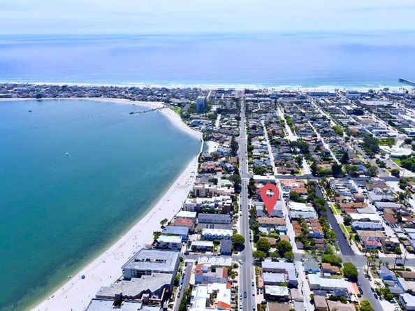 1152 54 Pacific Beach Dr, San Diego CA 92109