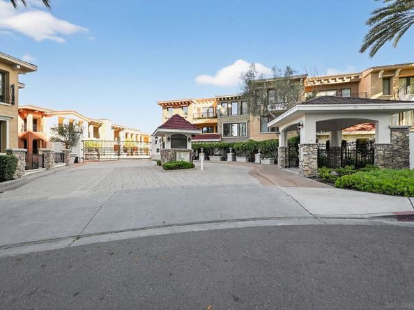 1040 Genter Street 203, La Jolla CA 92037