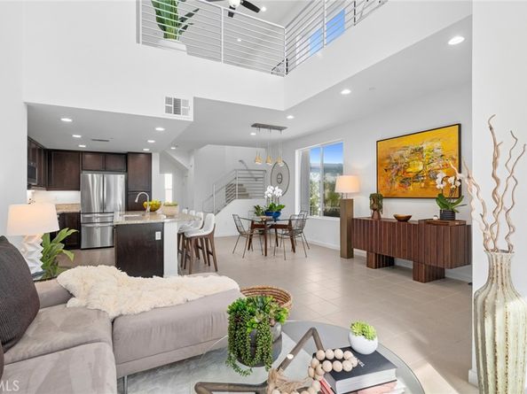 555 Rockefeller, Irvine CA 92612