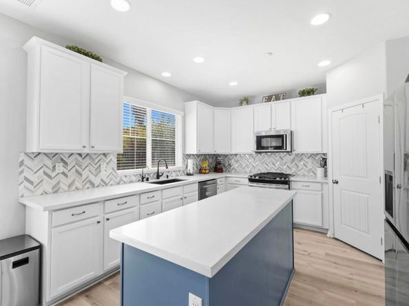 3031 Finley Place, Escondido CA 92027