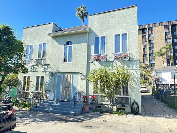 1415 N Mariposa, Los Angeles CA 90027