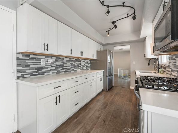 9946 Owensmouth 9, Chatsworth CA 91311