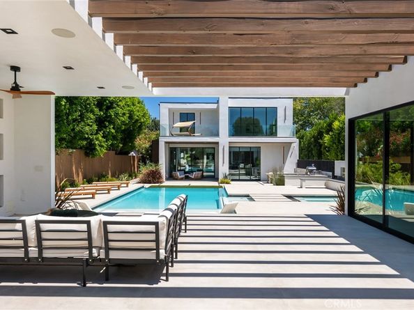 22930 Dolorosa Street, Woodland Hills CA 91367