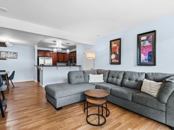 5402 Balboa Arms Dr. 338, San Diego CA 92117