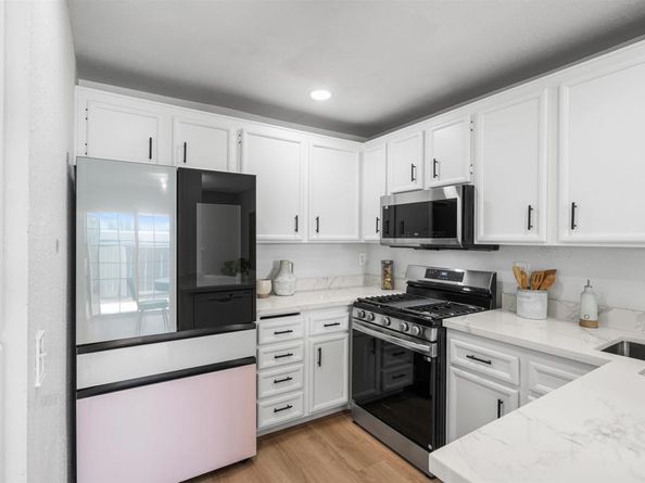 231 Riverview Way, Oceanside CA 92057