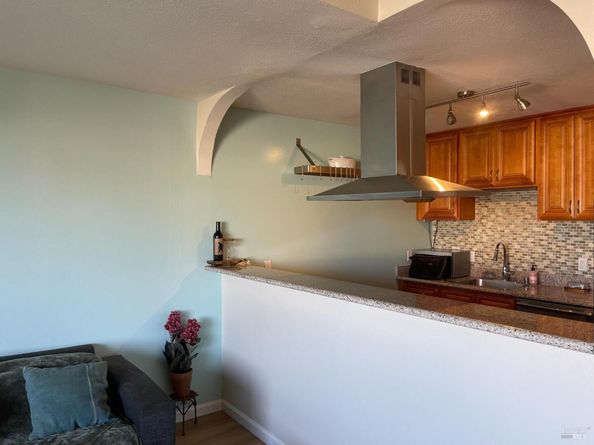 1 Embarcadero W 355, Oakland CA 94607