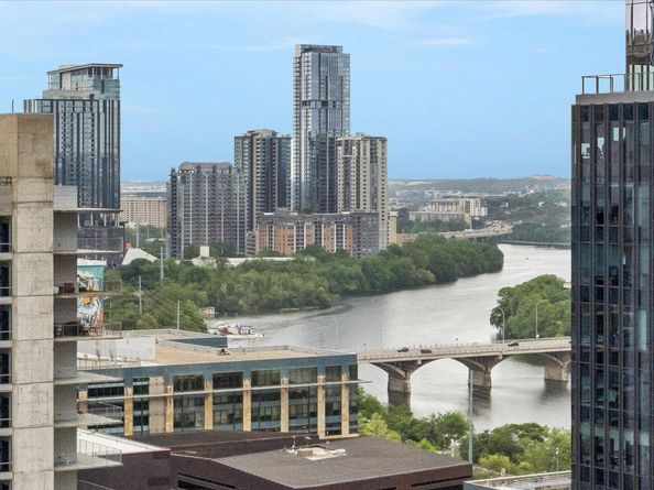 360 Nueces ST 2005, Austin TX 78701