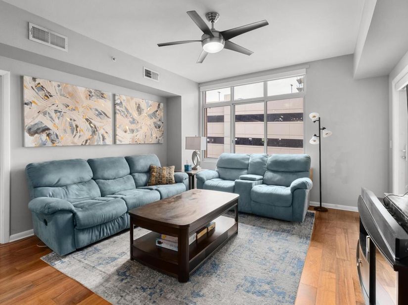 54 Rainey ST 609, Austin TX 78701