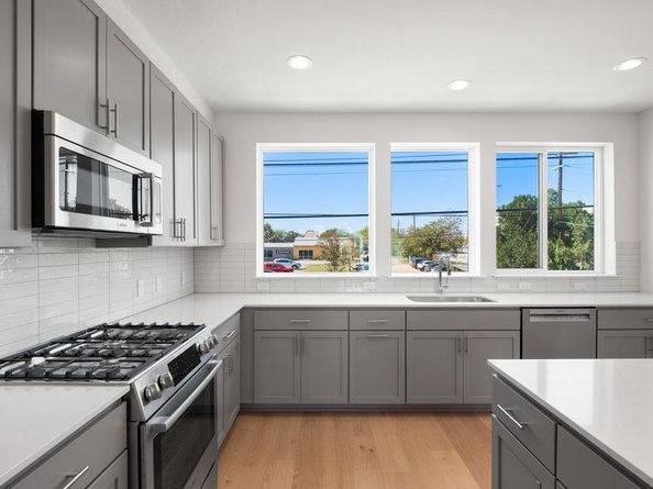 3613 Jetson WAY 1102, Austin TX 78723