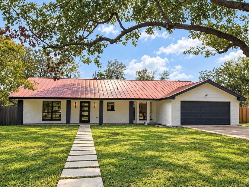 9009 Comburg DR, Austin TX 78748