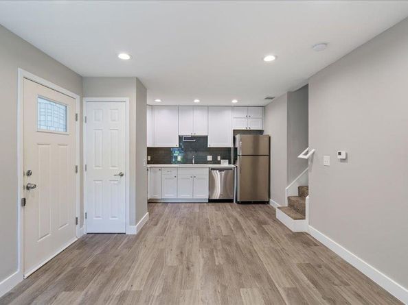 935 La Posada DR 158, Austin TX 78752