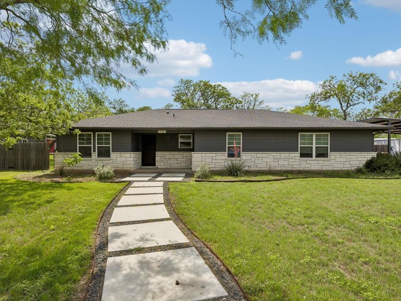 12747 Burson DR, Manchaca TX 78652