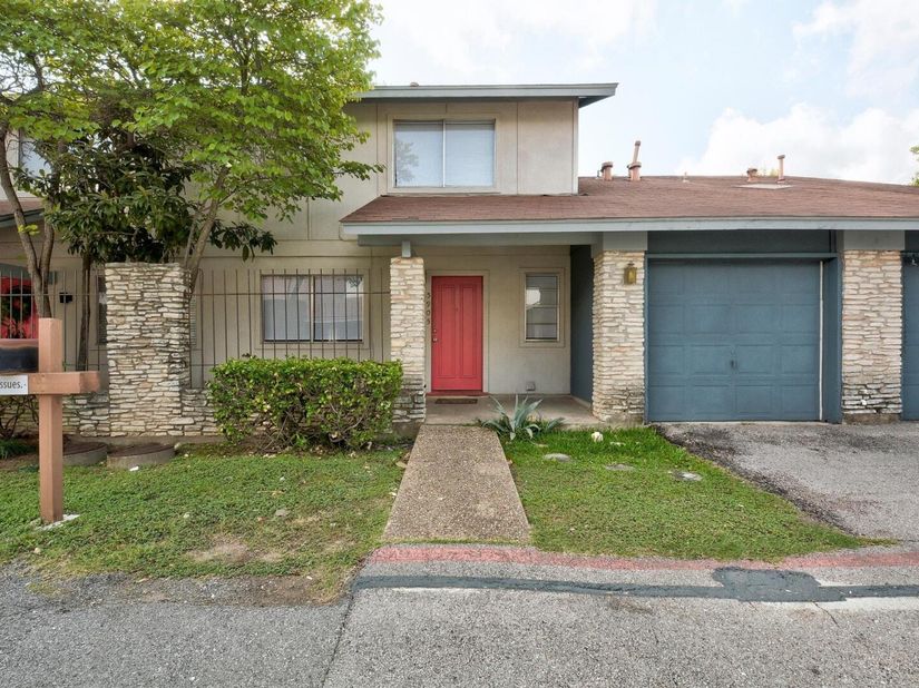 5905 Hidden Valley TRL, Austin TX 78744