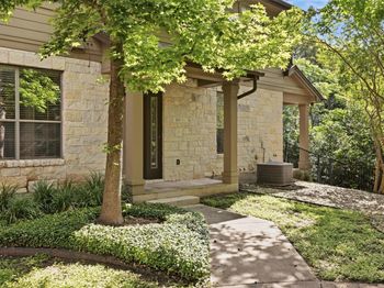 1310 W Parmer LN