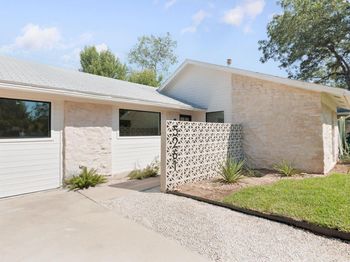 5261 Meadow Creek DR