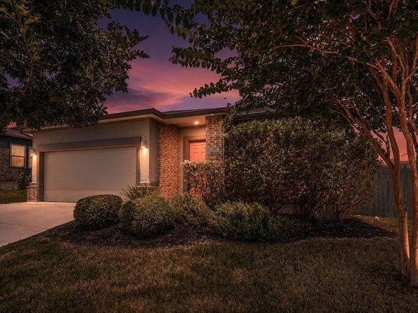 16528 Glimmering RD, Manor TX 78653