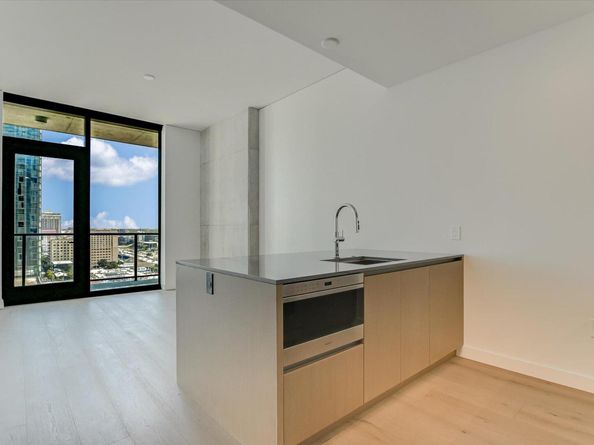 610 Davis ST 1810, Austin TX 78701