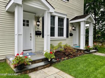 84-86 E Putnam Avenue