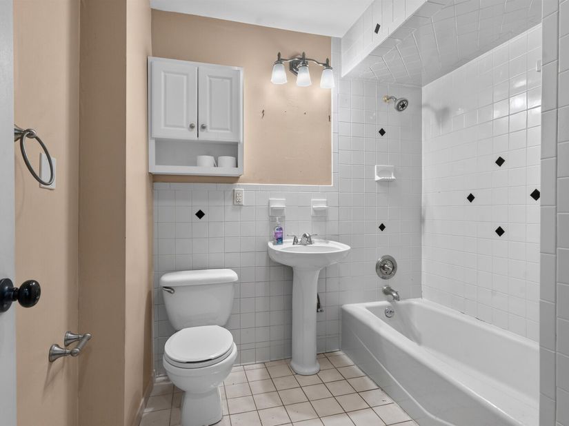 522 26th St, Union City NJ 07087