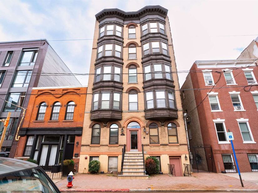 214 Park Ave 2R, Hoboken NJ 07030
