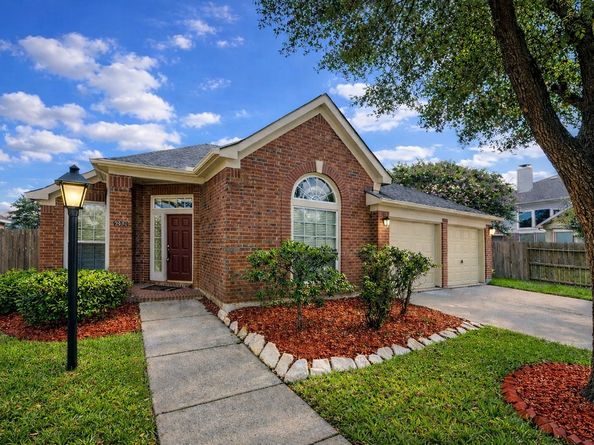 3906 Shadow Cove Drive, Houston TX 77082