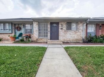 1108 W Tri Oaks Lane