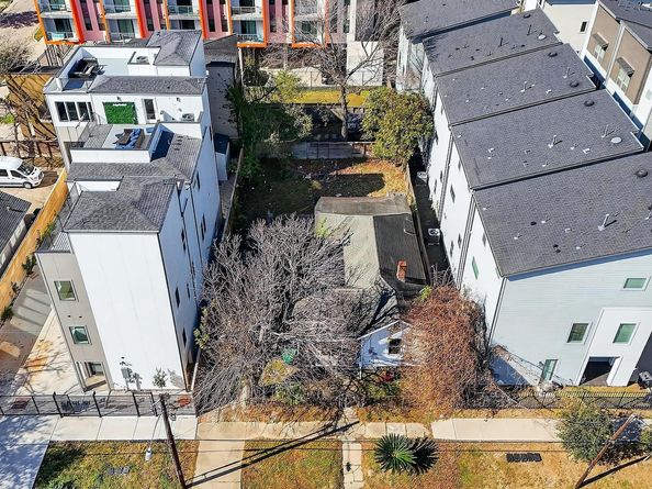 3106 Live Oak Street, Houston TX 77004